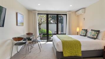 Standard Suite, 1 Bedroom, Non Smoking, Kitchenette (Spa Bath)