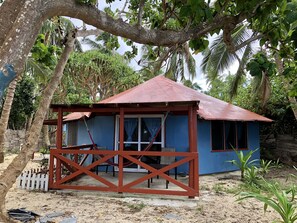 家庭平房, 2 间卧室 (Fale) | 客房内保险箱、床单