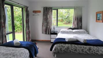 Phòng 3, phòng tắm riêng, quang cảnh núi | Bàn ủi/dụng cụ ủi quần áo, truy cập Internet không dây miễn phí