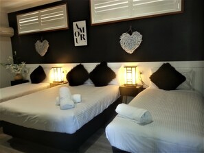 Family Room, Non Smoking | Coffee and/or coffee maker - Kurri Motor Inn (Kurri Kurri)