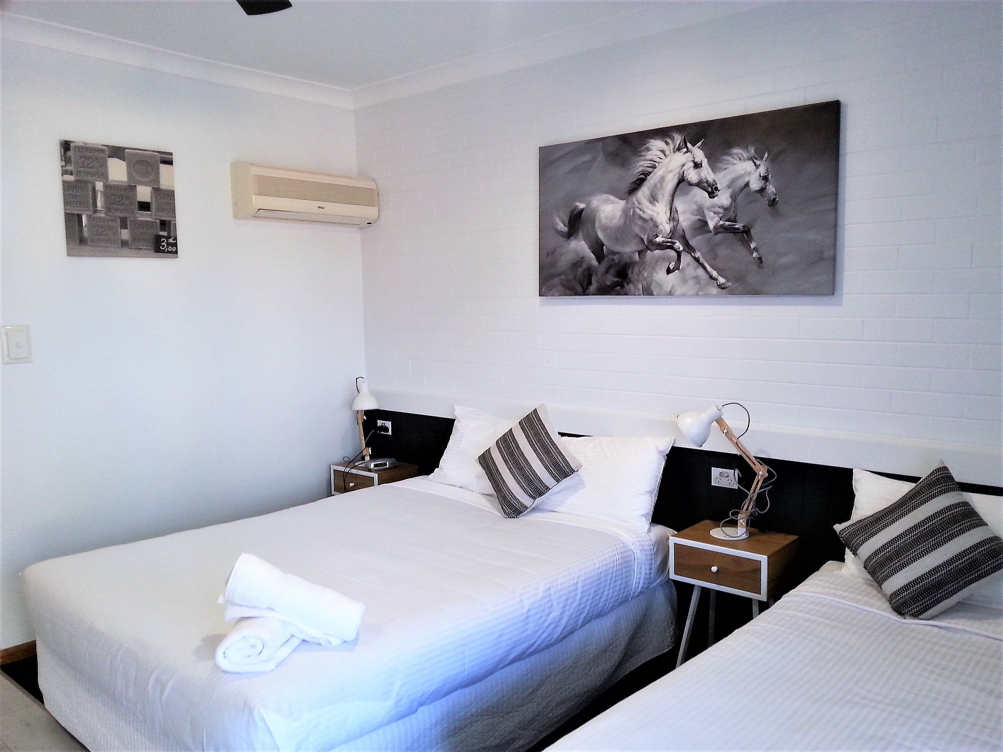 Quarto família, para não fumantes | Cozinha americana privada | Geladeira, micro-ondas, cafeteira/chaleira