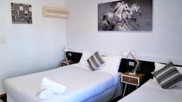 Kamar Keluarga, Bebas Asap Rokok | Dapur kecil pribadi | Lemari es, microwave, dan mesin pembuat kopi/teh