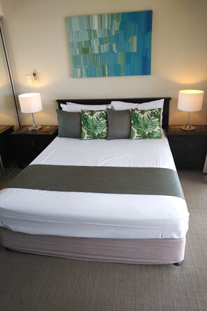 Studio | Individually decorated, soundproofing, iron/ironing board, bed sheets