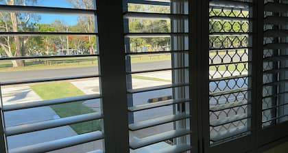 Moore Park Beach Motel