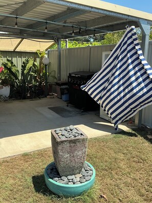 Terrace/patio - Moore Park Beach Motel (Moore Park Beach)