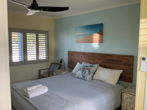 Room - Moore Park Beach Motel (Moore Park Beach)