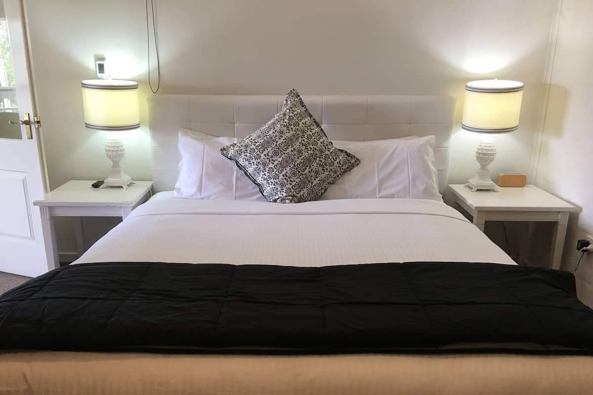 Peninsula Balcony Suite