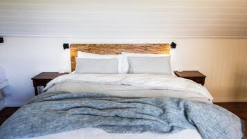 Cottage (Spa) | Seprai premium, ruang kerja ramah laptop, dan tirai kedap cahaya