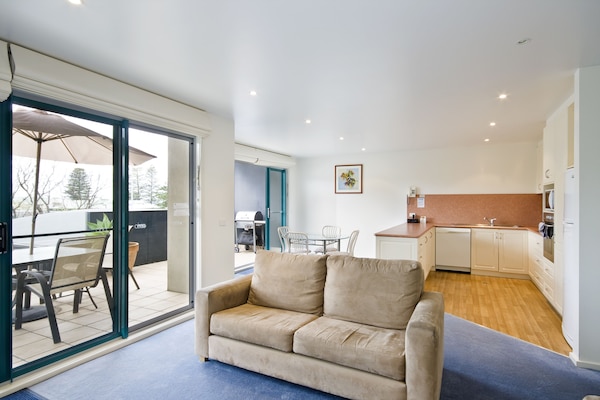 Superior 1 Bedroom Apartment | Living area