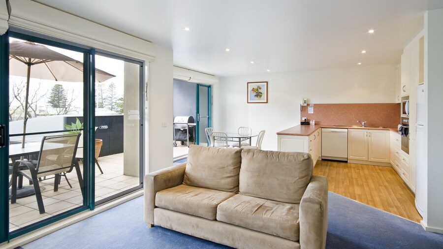 Anchorage Motel and Villas