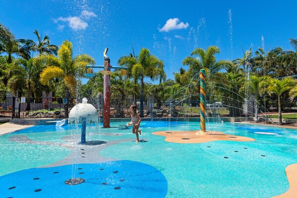 Zona de juegos infantil al aire libre