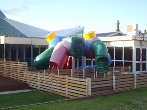 Außen-Kinderspielplatz