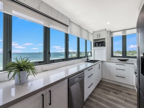 Beachfront Towers: 2 Bedroom High Floor Superior Ocean View | Private kitchen | Full-sized fridge, microwave, oven, stovetop