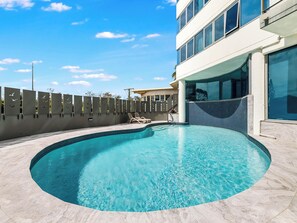 Outdoor pool, open 8:00 AM to 8:00 PM, pool loungers - Meridian Alex Beach Apartments (Alexandra Headland)