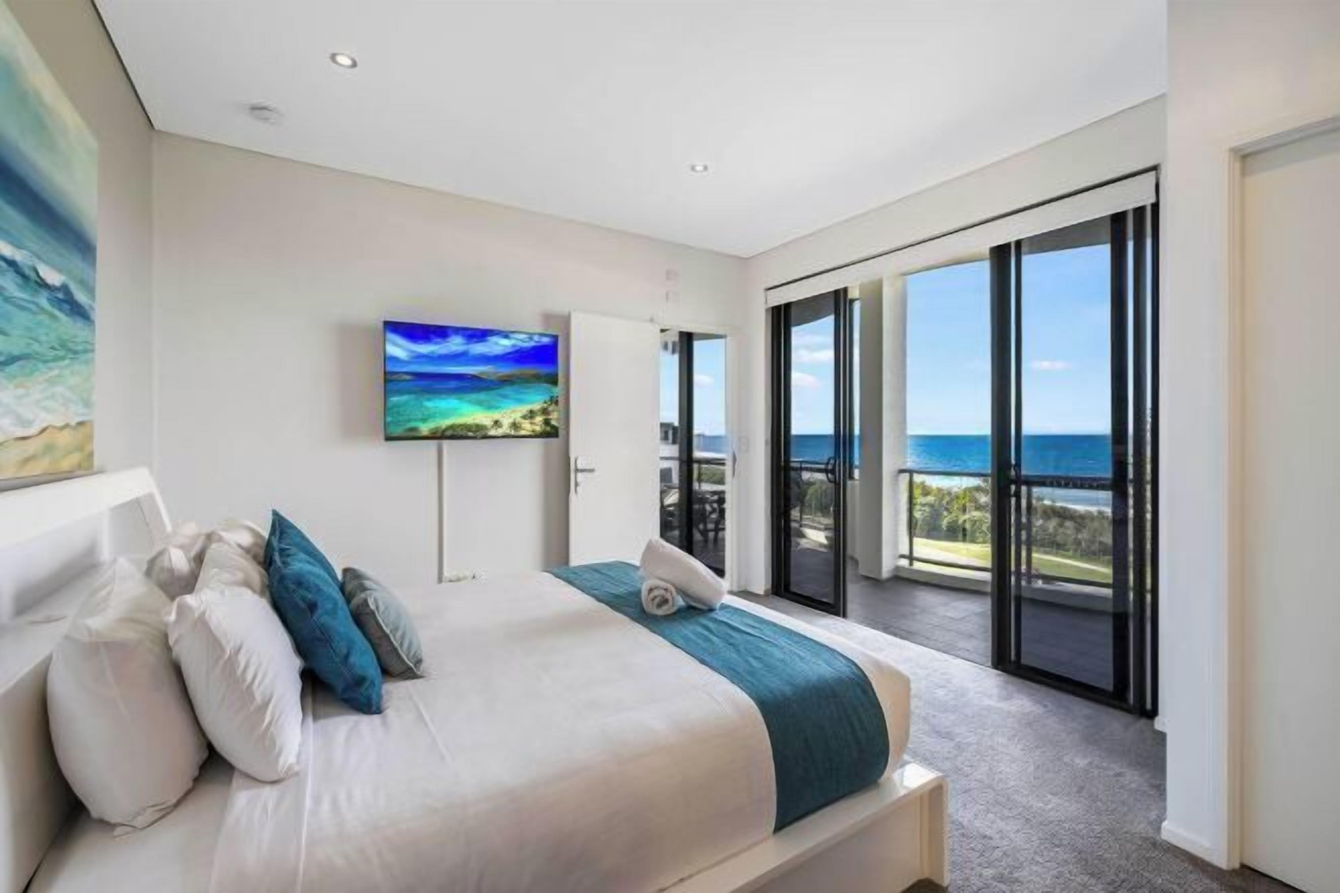 Individually decorated, individually furnished, laptop workspace