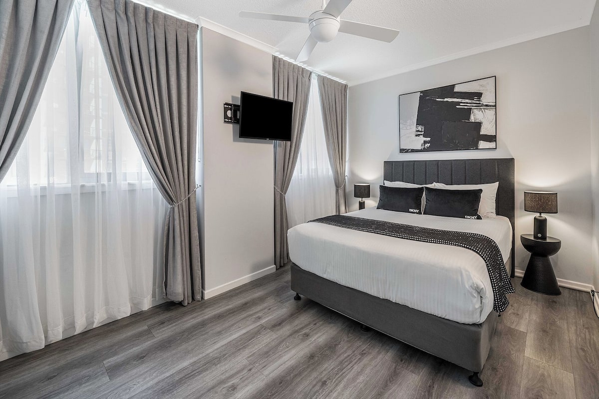 Beachfront Towers: 2 Bedroom Superior Ocean View