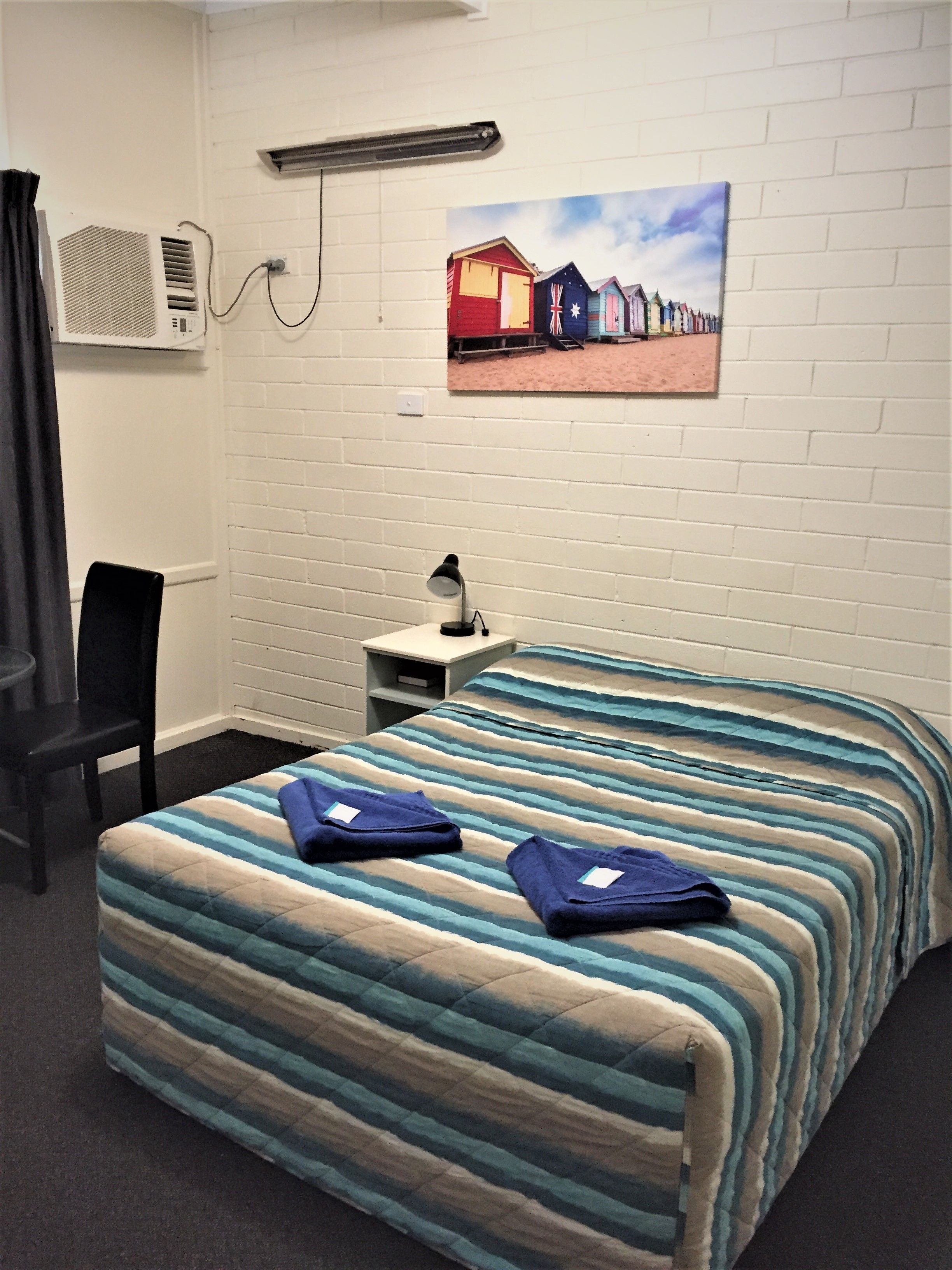 budget double pet friendly | desk, blackout curtains, free wifi, bed sheets