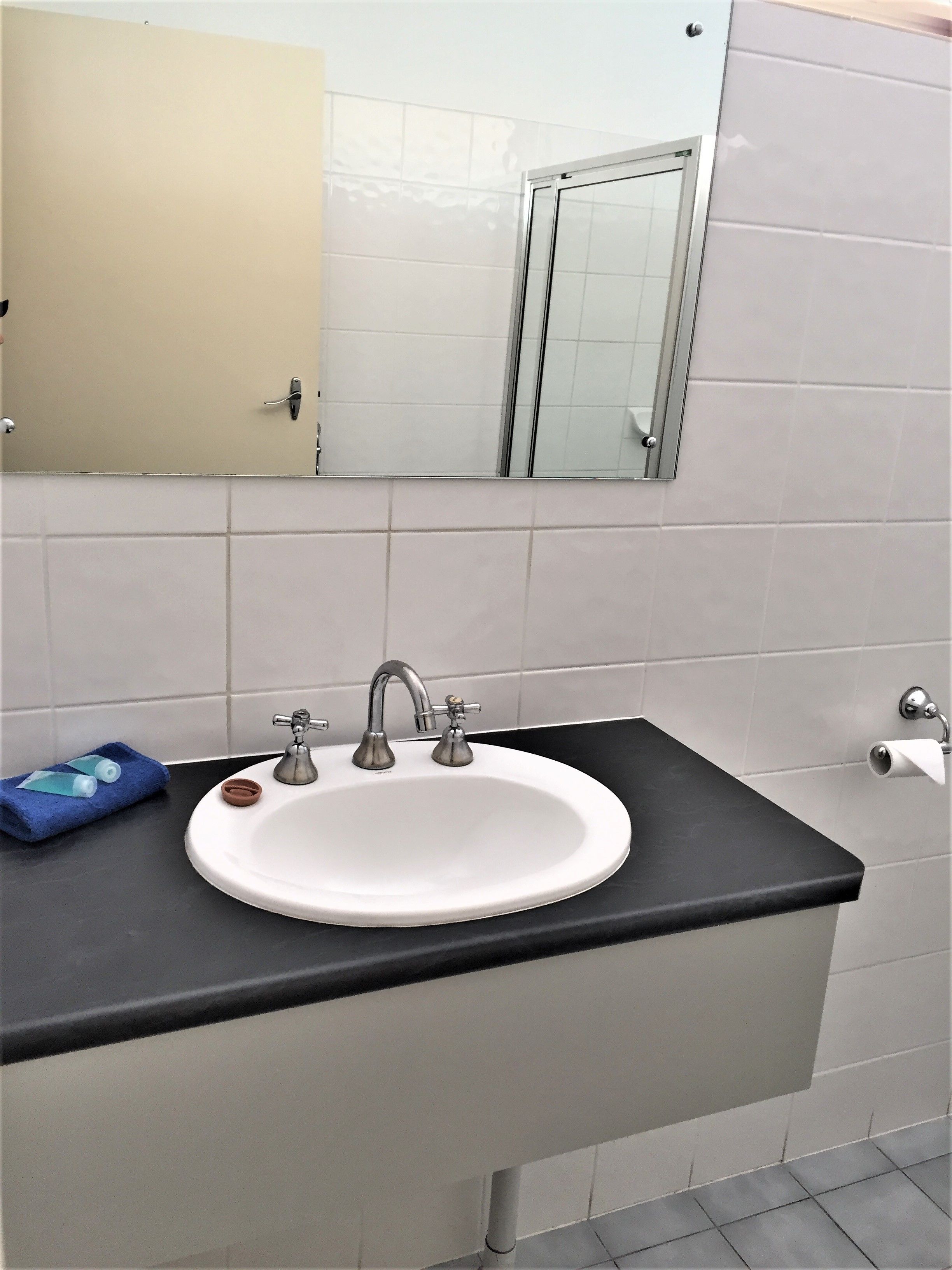 shower, free toiletries, towels