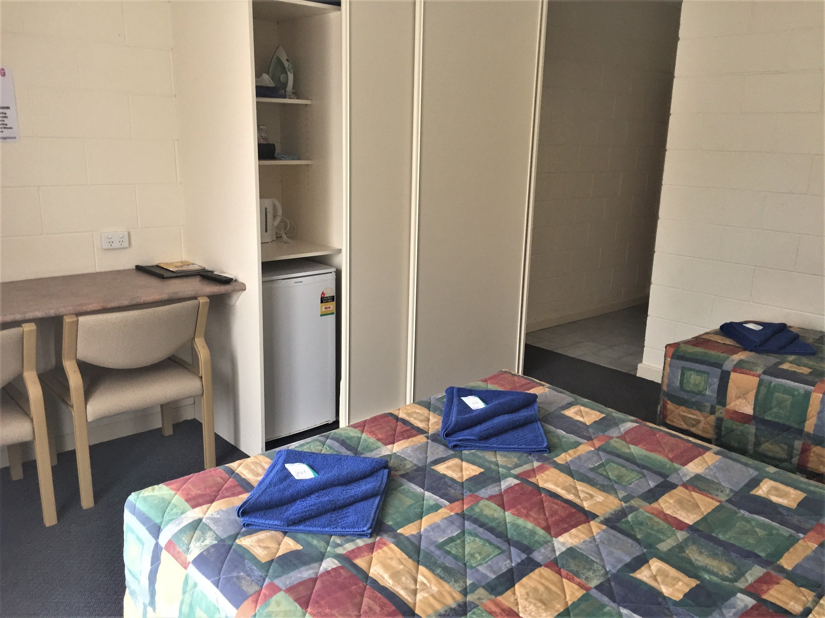 standard twin (q+1) | desk, blackout curtains, free wifi, bed sheets