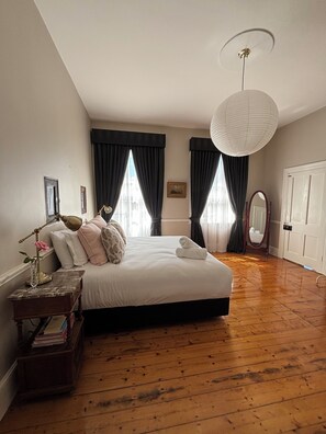 Apartment (Post Office) | Premium bedding, pillowtop beds, individually decorated - The Customs House Port MacDonnell (Port Macdonnell)