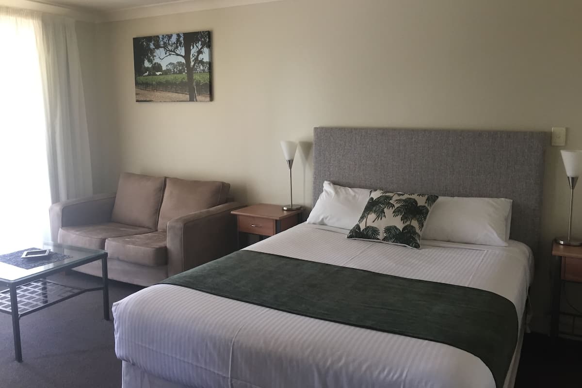 1 bedroom, desk, iron/ironing board, cots/infant beds