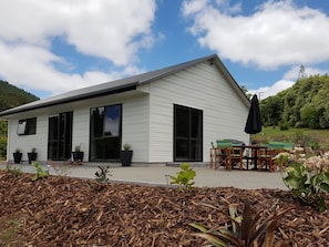 Terrace/patio - Birchgrove Cottages (Ngararatunua)