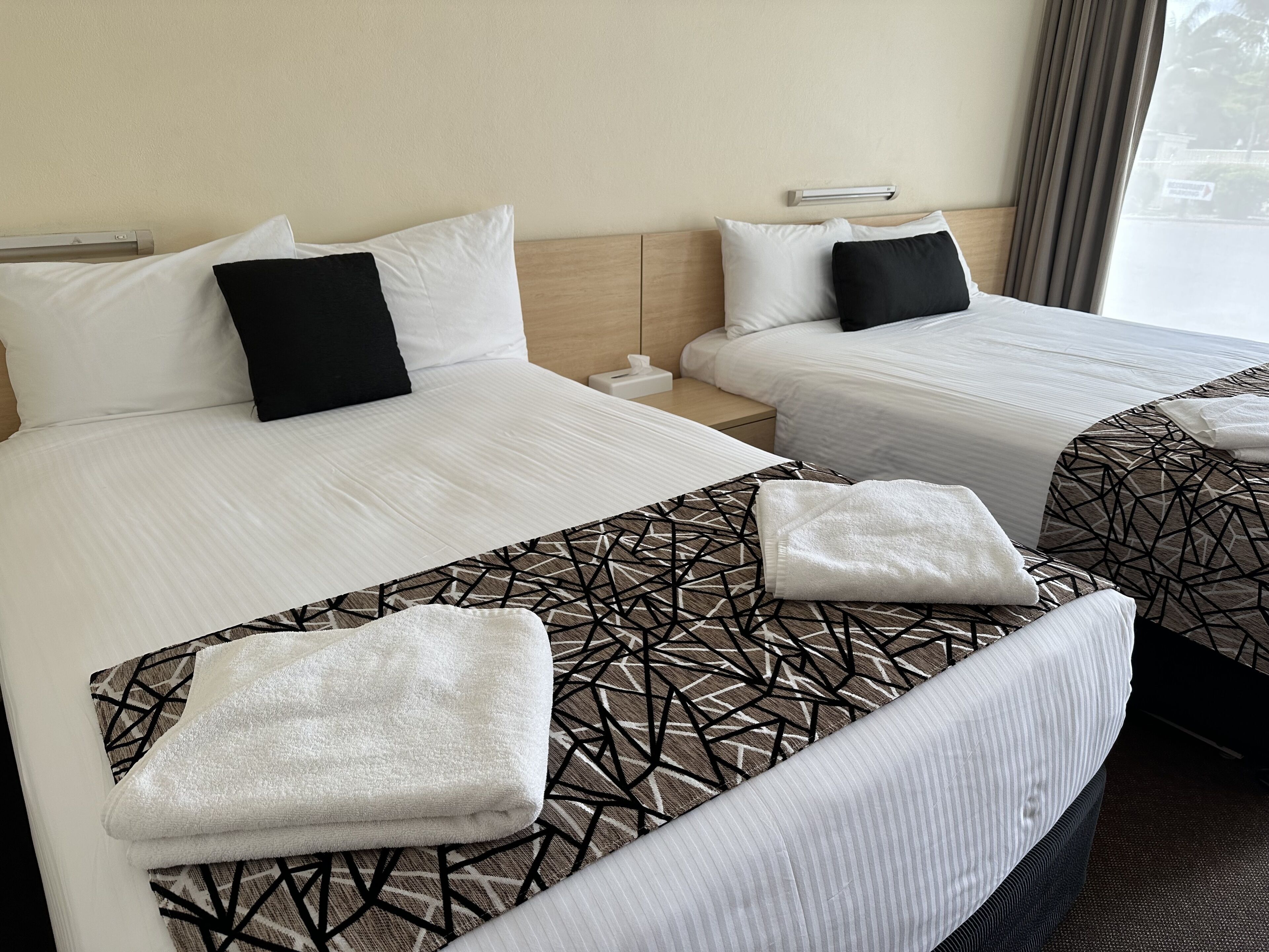 經濟雙床房 | 書桌、筆電工作空間、熨斗/熨衣板、免費無線上網