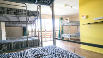 Standard Shared Dormitory, Non Smoking, Balcony (8 Share Mix Dormitory) | Wi-fi percuma, cadar katil
