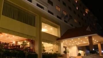 Façade de l’hébergement - soirée/nuit