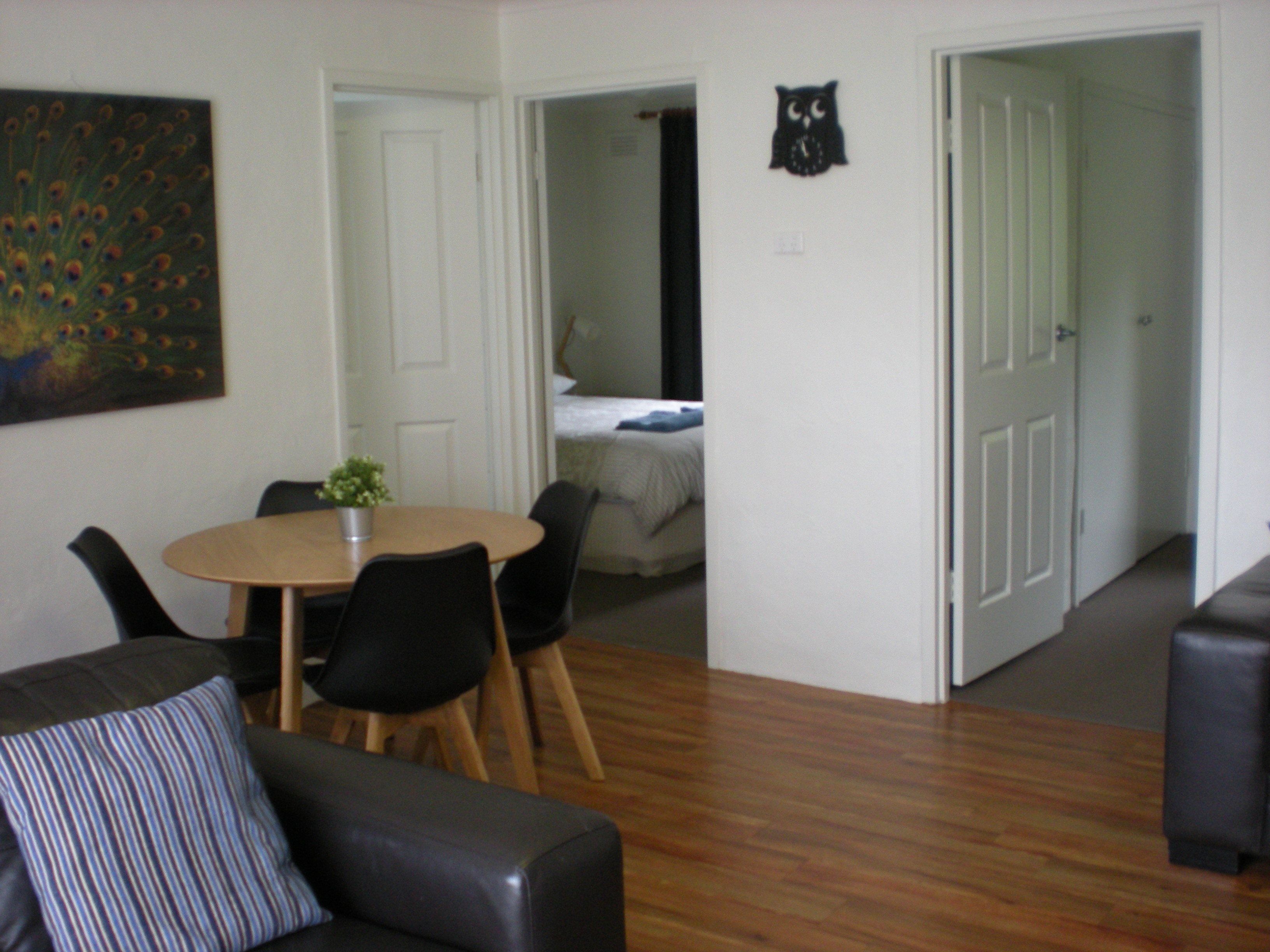 平面電視、 DVD 播放機