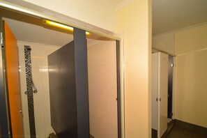 Free WiFi, bed sheets - Chilli's Backpackers - Hostel (Darwin)