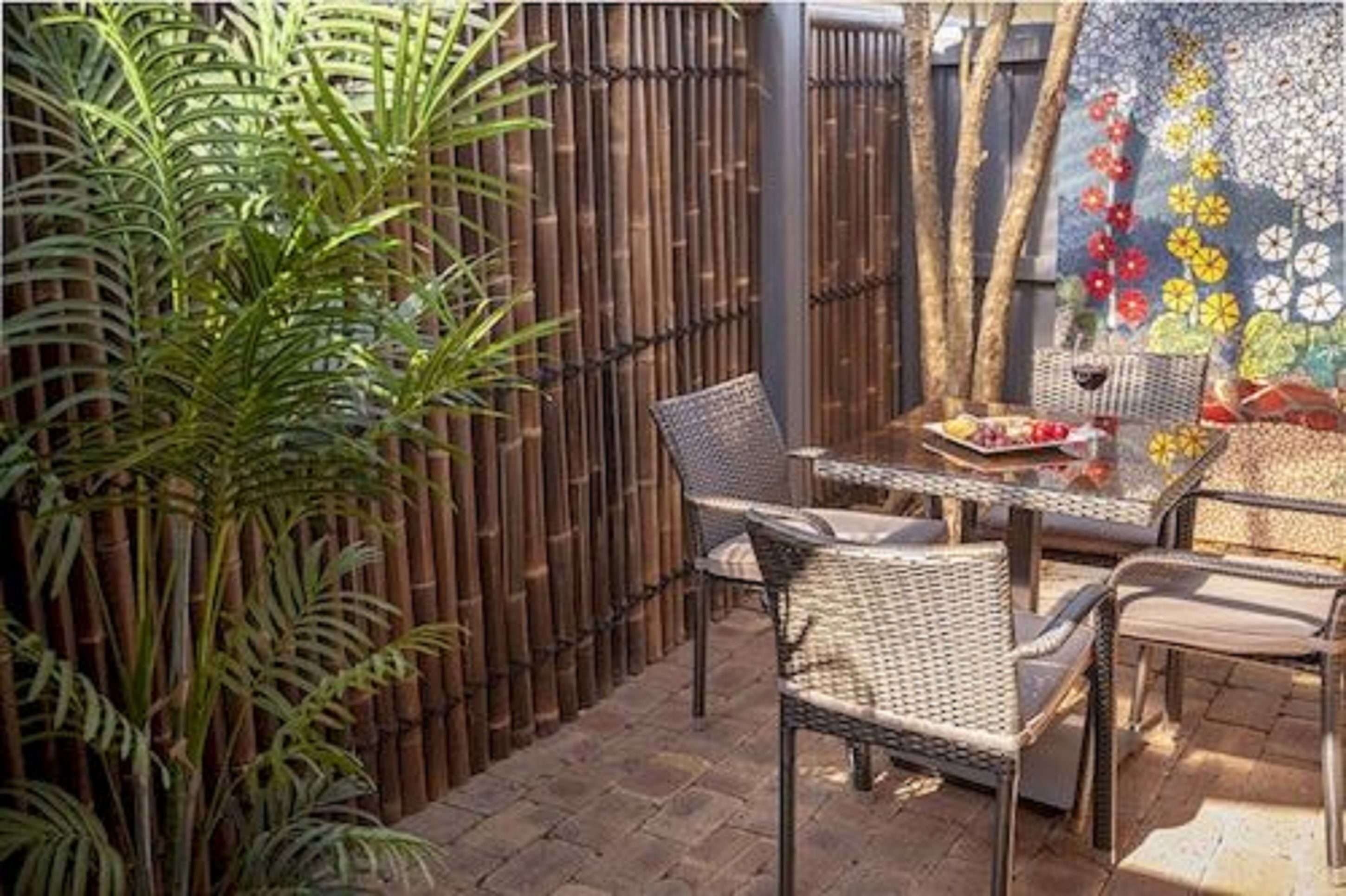 Deluxe 1 Bedroom Apartment | Terrace/patio