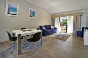 Deluxe 2 Bedroom Apartment | Living area