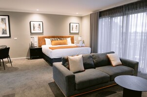 Luksussuite, 1 kingsize-seng, massasjebadekar (Luxury Spa Suite) | Skrivebord, lydisolert, strykejern/-brett og wi-fi (inkludert)