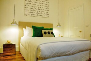 Townhouse 2 | Iron/ironing board, free cribs/infant beds, free WiFi, bed sheets - 55 Davey (Hobart)