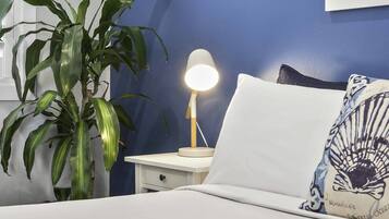 Deluxe Queen Room | 1 bedroom, premium bedding, pillowtop beds, free WiFi