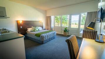 Minibar, in-room safe, desk, iron/ironing board