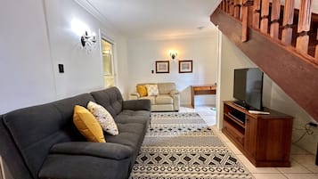 Apartment | Living area | LED TV, DVD player