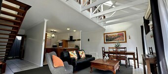 Charlesworth On The Park