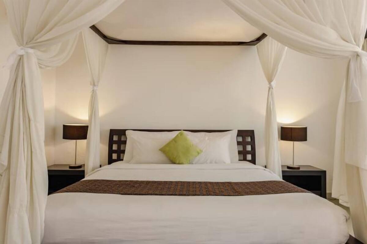 Minibar, in-room safe, desk, soundproofing