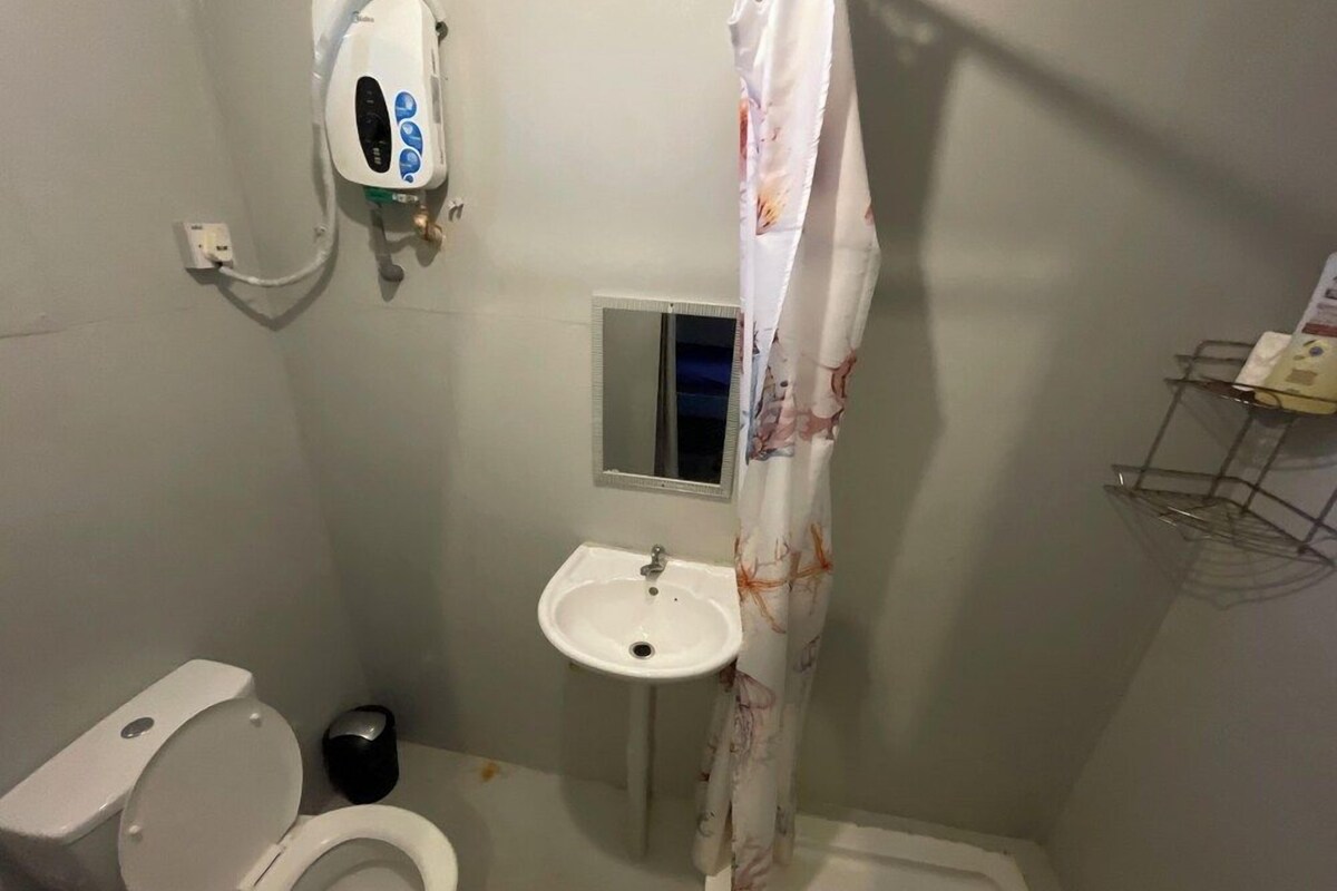 Bathroom | Shower, hair dryer (on request), towels
