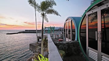 Sea View Tube (Shared Bathroom) | 隔音、床單