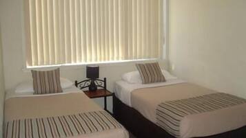 2 bedrooms, iron/ironing board, free WiFi