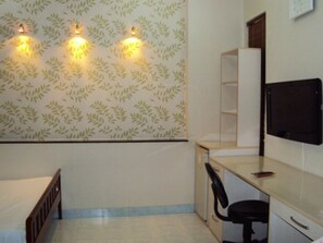 Superior Double Room, Balcony | Minibar, rollaway beds, free WiFi