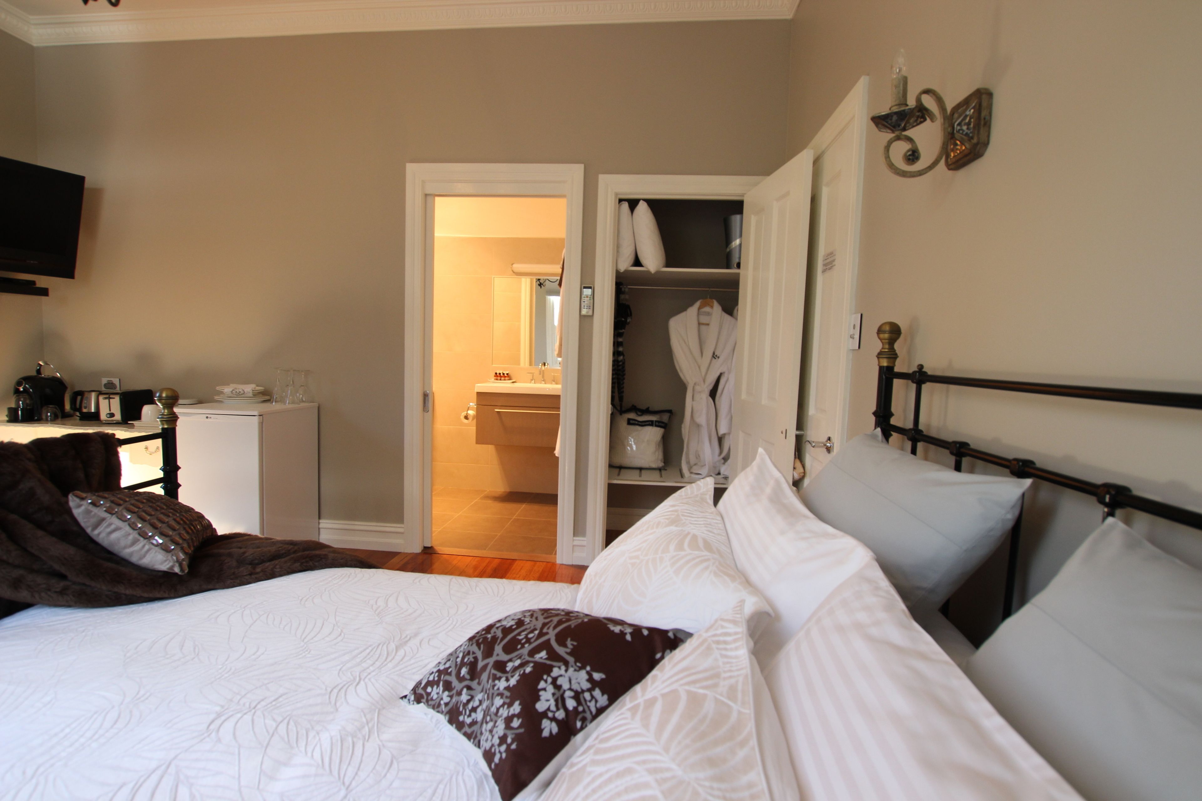 Egyptian cotton sheets, premium bedding, down duvets, pillow-top beds