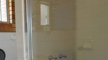 Family Suite, 2 Bedrooms, Non Smoking | Bathroom shower