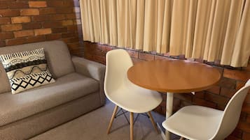 Habitación estándar, para no fumadores (Queen Room) | Servicio a la habitación
