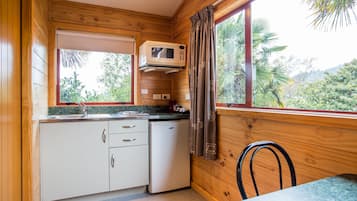 Studio Motel - Private Bathroom/Own Kitchenette  | Private kitchenette