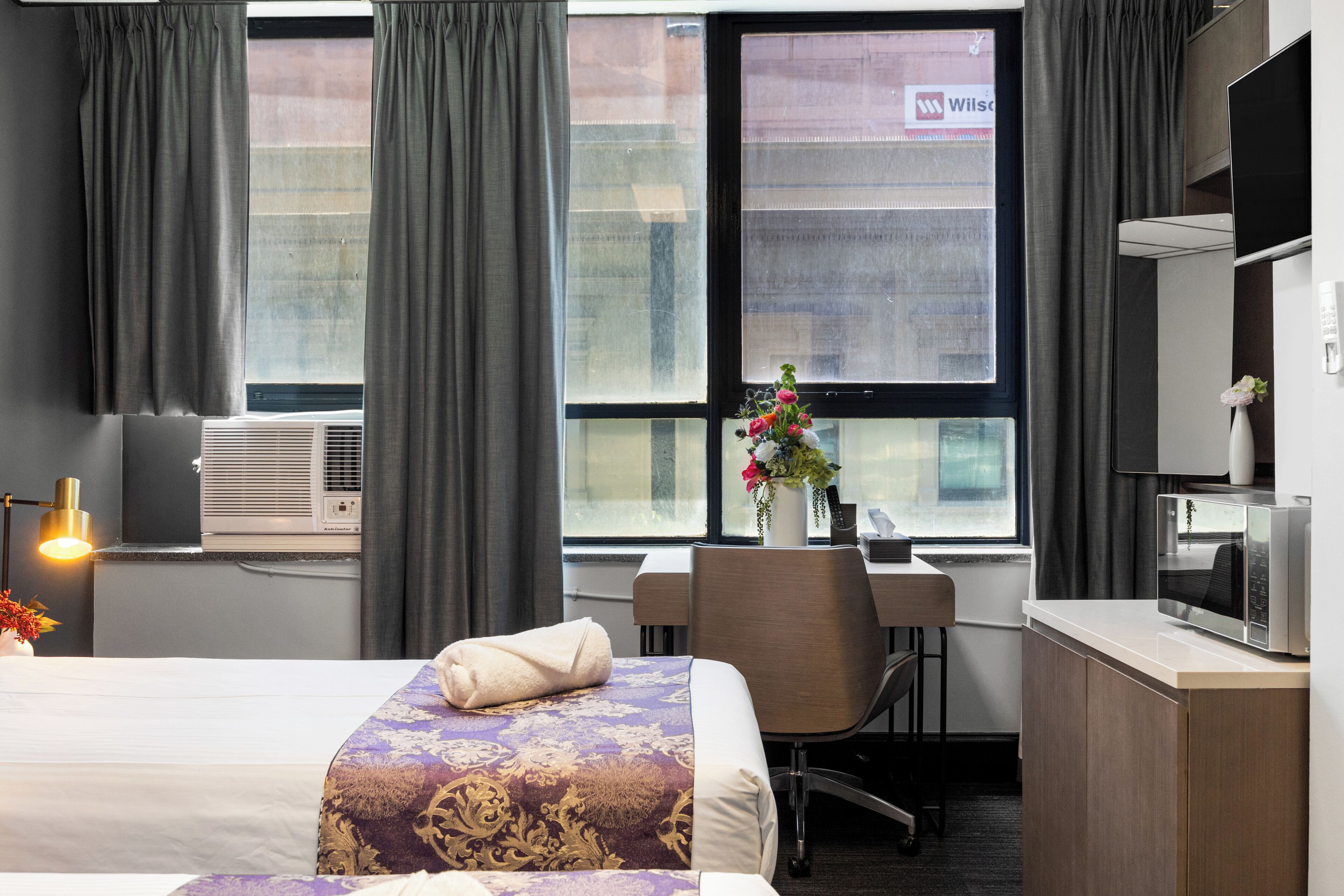 مكواة/لوح كي وواي فاي مجانًا وملاءات أسرّة