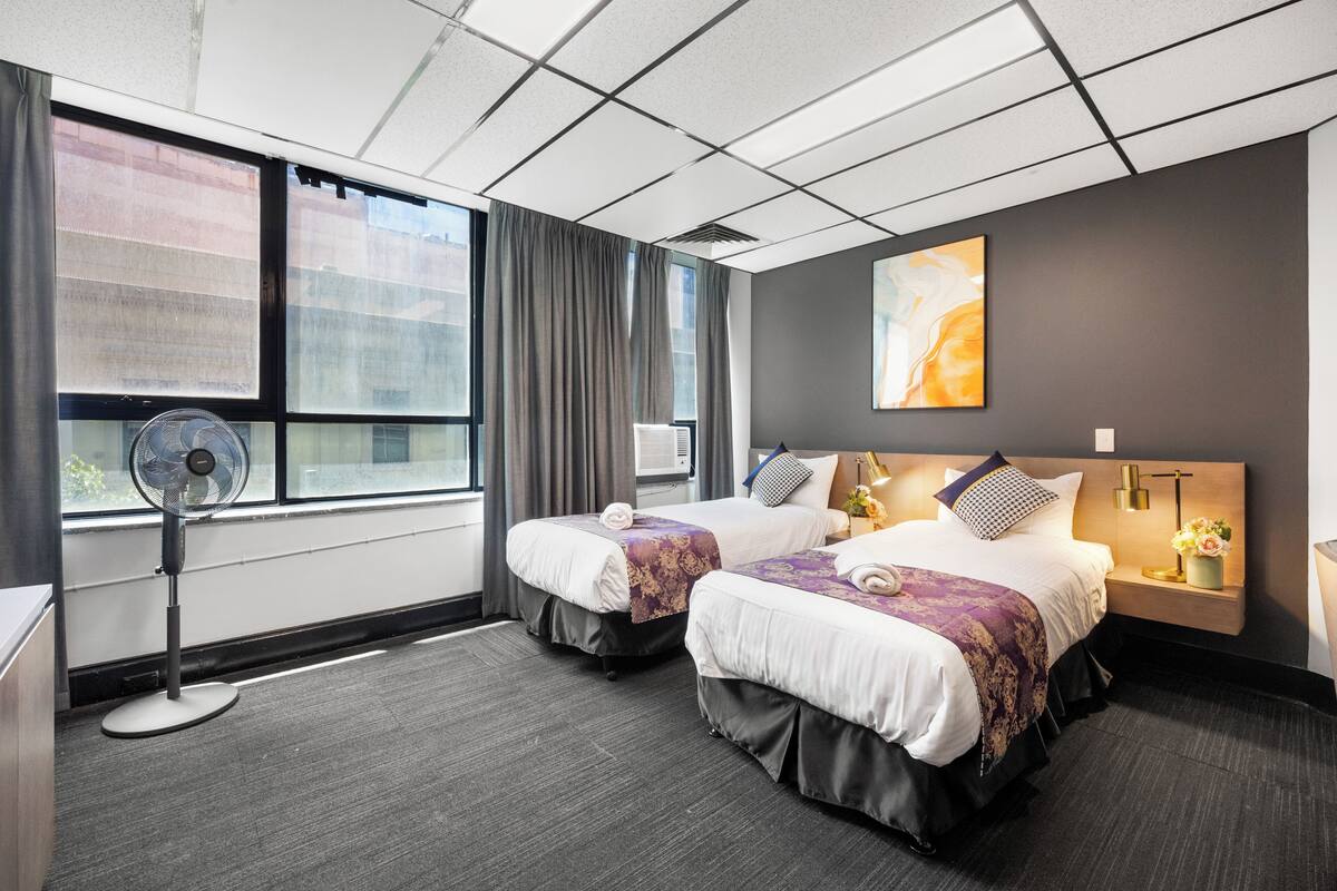 Premium King Singles | Premium bedding, iron/ironing board, WiFi (free), bed sheets